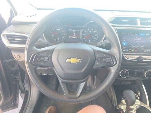Used 2022 Chevrolet TrailBlazer LT w/ Convenience Package FWD image 7