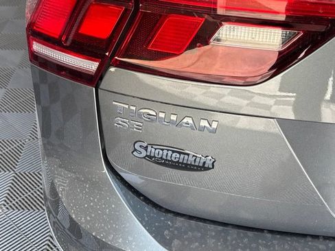 Used 2018 Volkswagen Tiguan SE w/ 3rd Row Seat Package AWD/4WD image 25