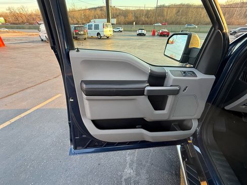 Used 2018 Ford F150 XLT w/ Trailer Tow Package image 15