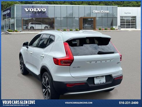 Certified 2024 Volvo XC40 B5 Plus w/ Protection Package Premier image 4