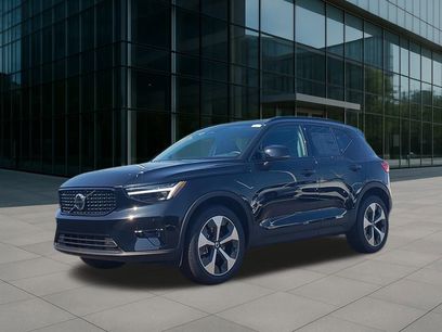 New 2026 Volvo XC40 B5 Plus w/ Protection Package Premier