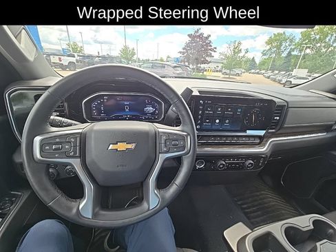 Used 2024 Chevrolet Silverado 1500 LT AWD/4WD image 15