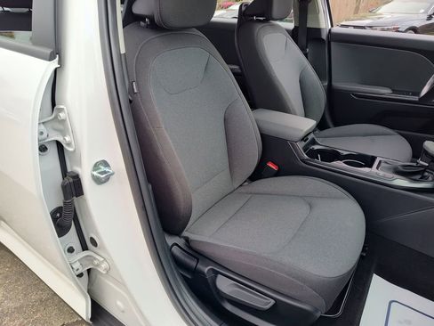 Used 2025 Kia K4 FWD image 29