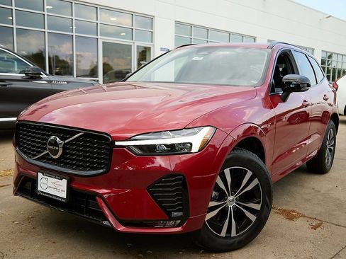 New 2025 Volvo XC60 B5 Core w/ Protection Package Premier image 2