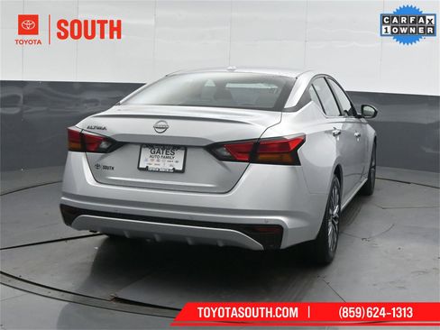 Used 2025 Nissan Altima 2.5 SV image 2