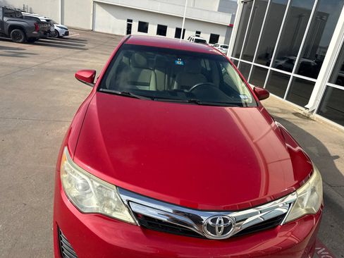 Used 2012 Toyota Camry LE FWD image 3
