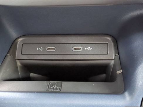 New 2025 Volkswagen ID. Buzz Pro S RWD image 23