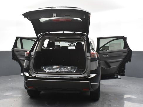 New 2026 Nissan Rogue SV w/ SV Premium Package image 36