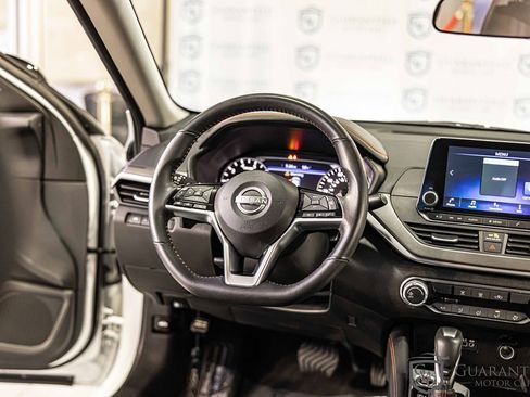 Used 2024 Nissan Altima 2.5 SR image 34