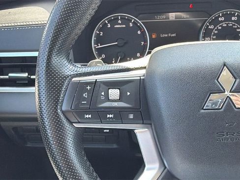 Used 2022 Mitsubishi Outlander SE image 24