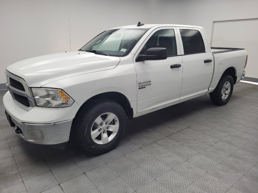 Used 2022 RAM 1500 Classic SLT w/ Electronics Group AWD/4WD image 2