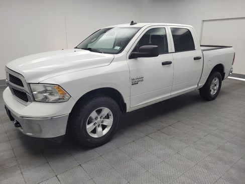 Used 2022 RAM 1500 Classic SLT w/ Electronics Group AWD/4WD image 2