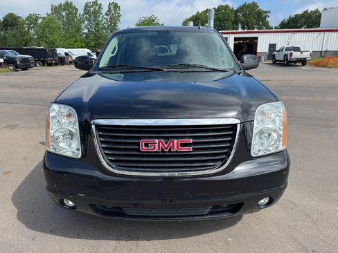 Used 2013 GMC Yukon XL SLT w/ SLT-2 Equipment Package AWD/4WD image 8