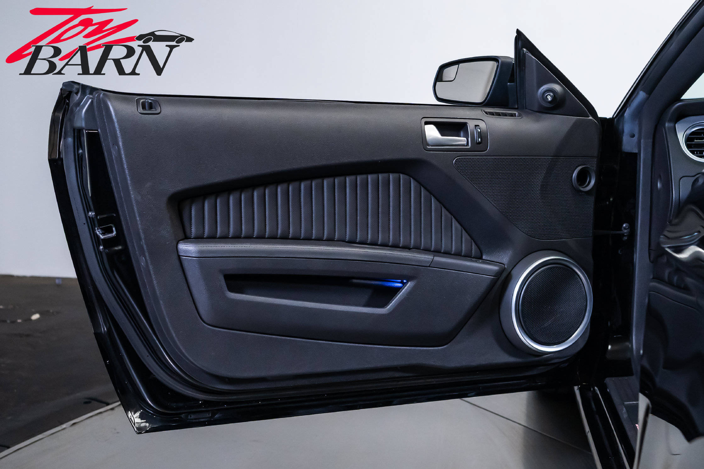 Used 2013 Ford Mustang Shelby GT500 RWD image 16