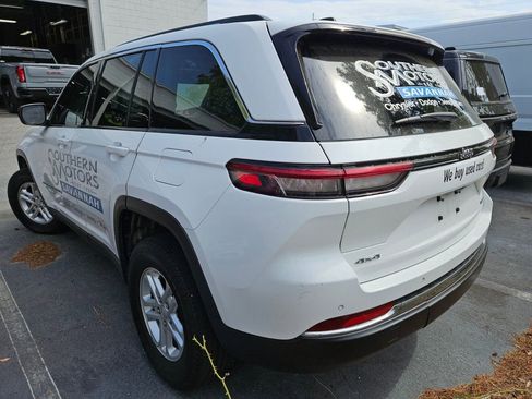 Used 2023 Jeep Grand Cherokee Laredo w/ Luxury Tech Group I image 8