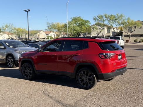 Used 2021 Jeep Compass Latitude AWD/4WD image 3