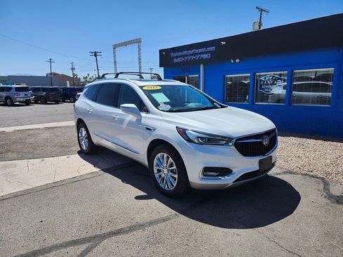 Used 2018 Buick Enclave Premium w/ Experience Buick Package FWD image 9