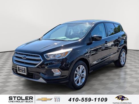 Used 2017 Ford Escape SE FWD image 1