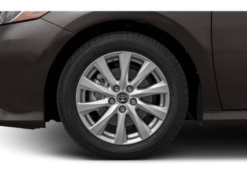 Used 2020 Toyota Camry LE w/ Carpet Mat Package FWD image 11
