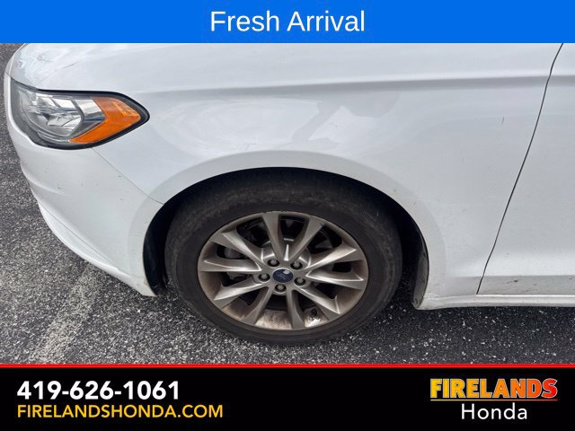 Used 2017 Ford Fusion SE FWD image 10