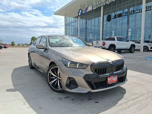 New 2026 BMW 530i w/ M Sport Package RWD image 5
