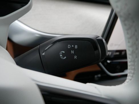 New 2025 Volkswagen ID. Buzz 1st Edition image 8