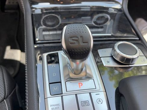 Used 2020 Mercedes-Benz SL 550 image 16