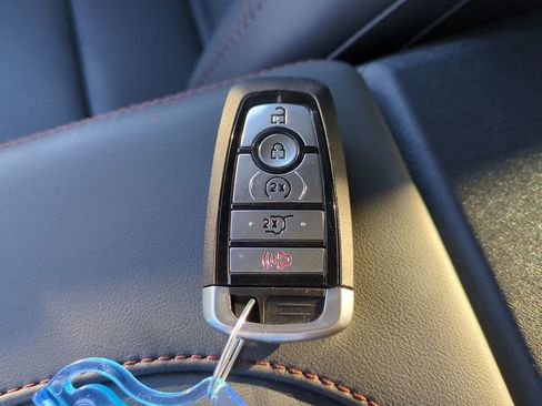Used 2025 Ford Expedition Active RWD image 30