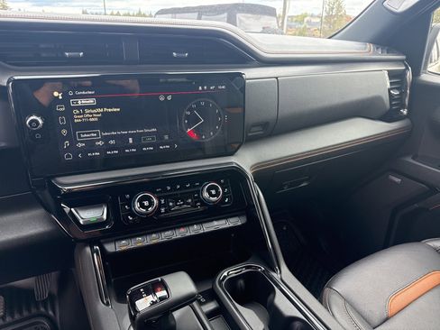 Used 2023 GMC Sierra 1500 AT4 image 24