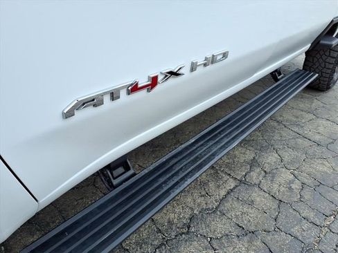 Used 2025 GMC Sierra 2500 AT4X image 17