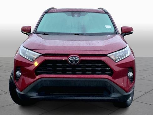 Used 2021 Toyota RAV4 XLE Premium image 3