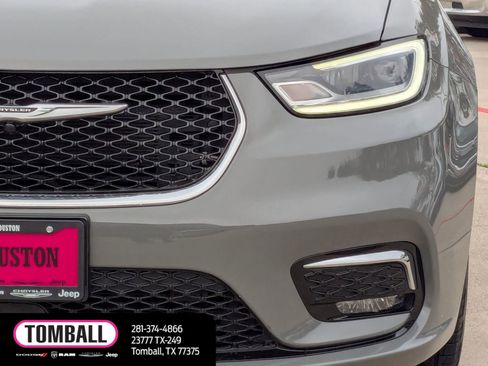 Used 2023 Chrysler Pacifica Limited FWD image 9