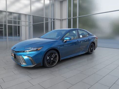 New 2026 Toyota Camry SE FWD image 3