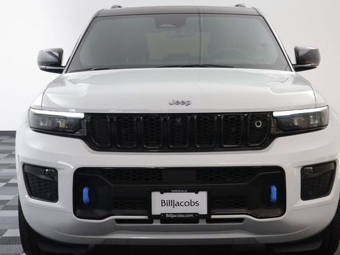 Used 2023 Jeep Grand Cherokee Overland w/ Advanced Protech Group III image 24