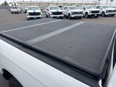 Used 2017 RAM 1500 Classic SLT RWD image 12