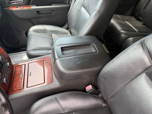 Used 2013 Chevrolet Avalanche LTZ AWD/4WD image 50