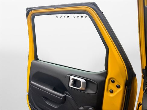 Certified 2020 Jeep Wrangler Sport image 28