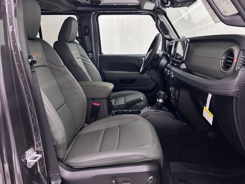 New 2025 Jeep Gladiator Mojave image 21