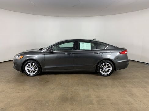 Used 2020 Ford Fusion SE image 16