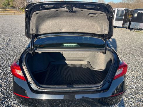 Used 2018 Honda Accord Sport image 12