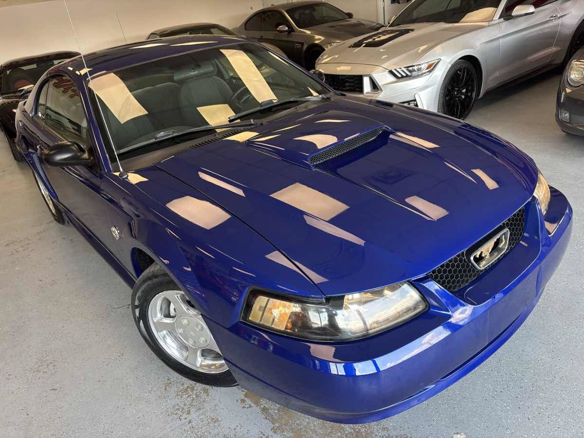 Used 2004 Ford Mustang Coupe RWD image 8