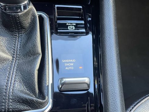 Used 2023 Jeep Compass Limited image 22