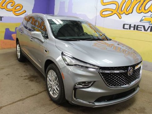 Used 2023 Buick Enclave Avenir w/ Avenir Technology Package AWD/4WD image 2