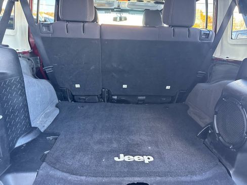 Used 2013 Jeep Wrangler Unlimited Sahara AWD/4WD image 19