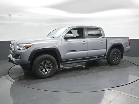 Used 2021 Toyota Tacoma SR5 w/ Trail Edition AWD/4WD image 8