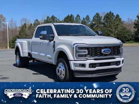 Certified 2026 Ford F450 Platinum w/ Platinum Plus Package AWD/4WD image 1