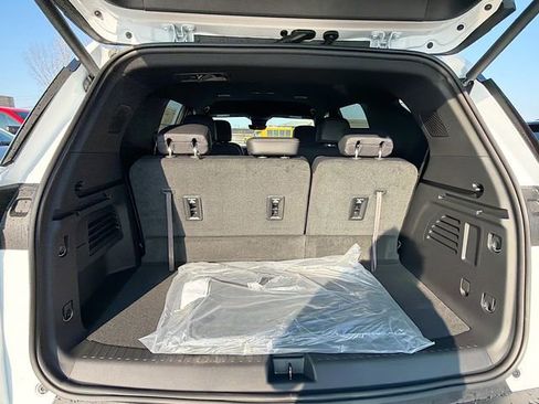 New 2026 Chevrolet Traverse LT w/ Midnight/Sport Edition image 25