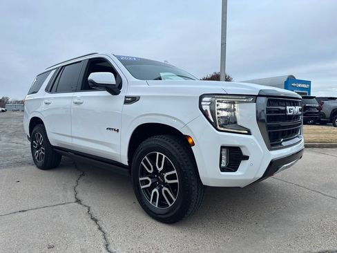 Used 2024 GMC Yukon AT4 w/ AT4 Premium Package image 8