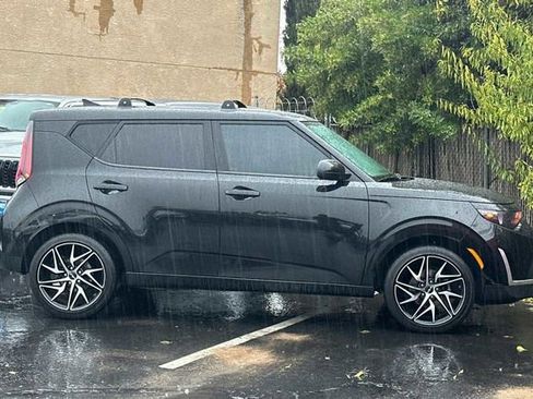 Used 2023 Kia Soul LX image 7