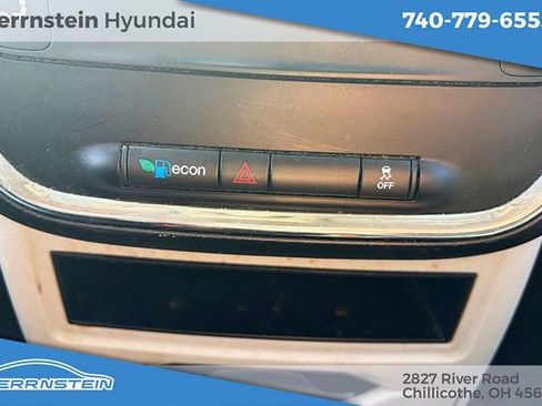 Used 2014 Dodge Grand Caravan American Value Package FWD image 16